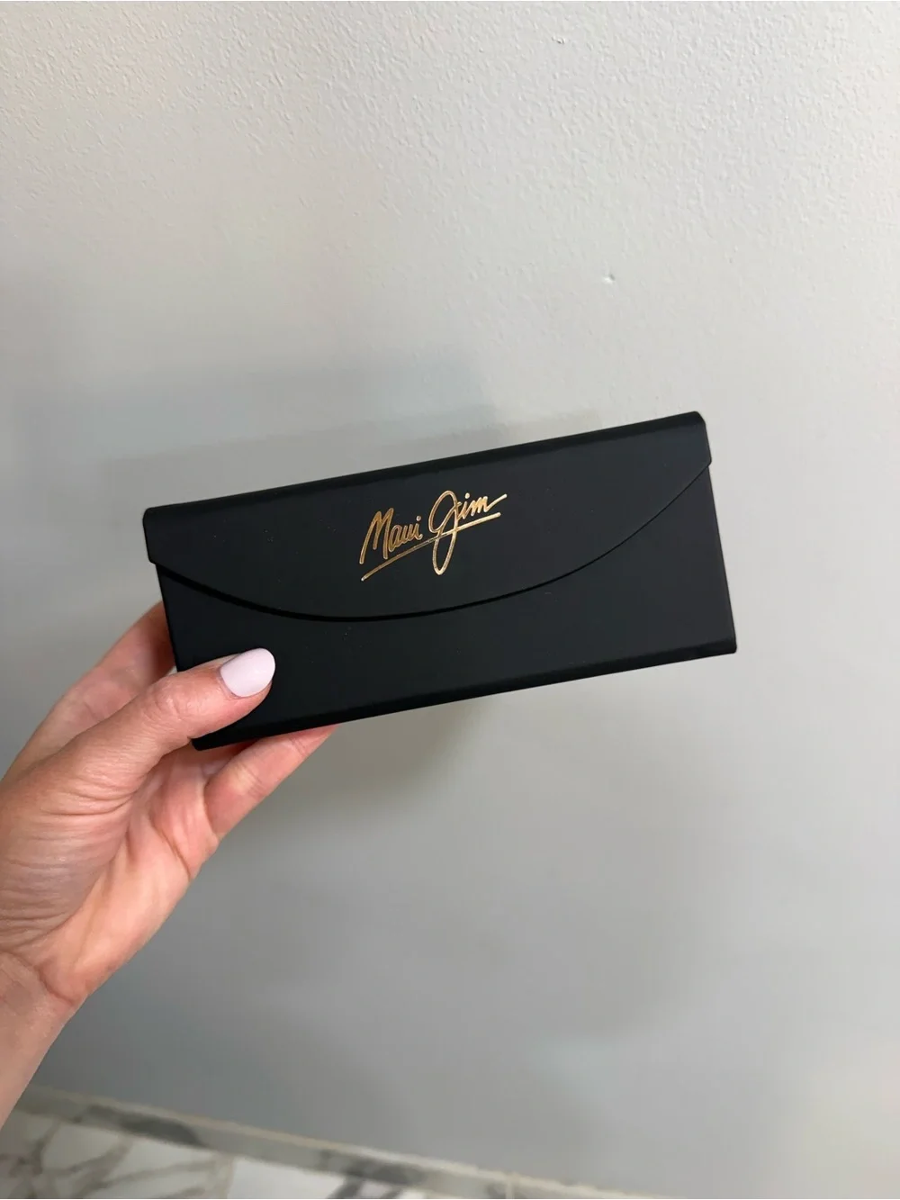 Maui Jim Lipine Polarized Sunglasses in case